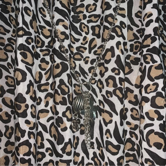 Women’s Blouse - Picture 3 of 6